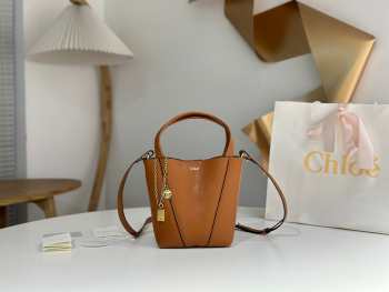 Uubags small Chloe Spin tote bag in clay brown grained leather 18x19x8cm