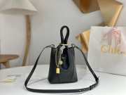 Uubags medium Chloe Spin tote bag in black grained leather 27x30x14cm - 4