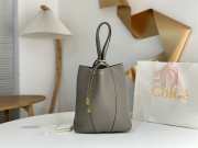Uubags medium Chloe Spin tote bag in grey grained leather 27x30x14cm - 1