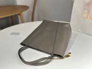 Uubags medium Chloe Spin tote bag in grey grained leather 27x30x14cm - 5