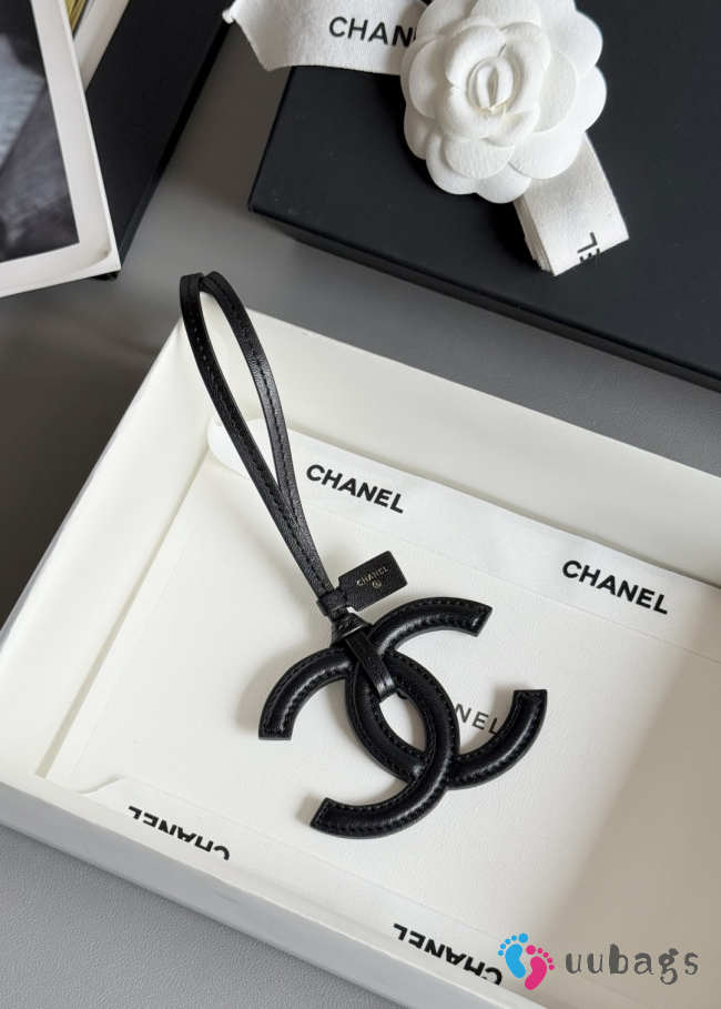 Uubags Chanel Mini Bag Charm Lambskin In Black 7x9.4x0.4cm - 1