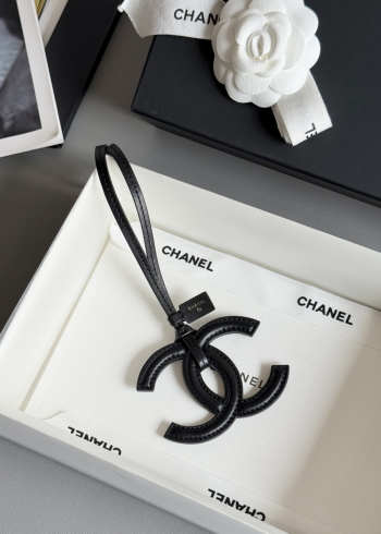Uubags Chanel Mini Bag Charm Lambskin In Black 7x9.4x0.4cm