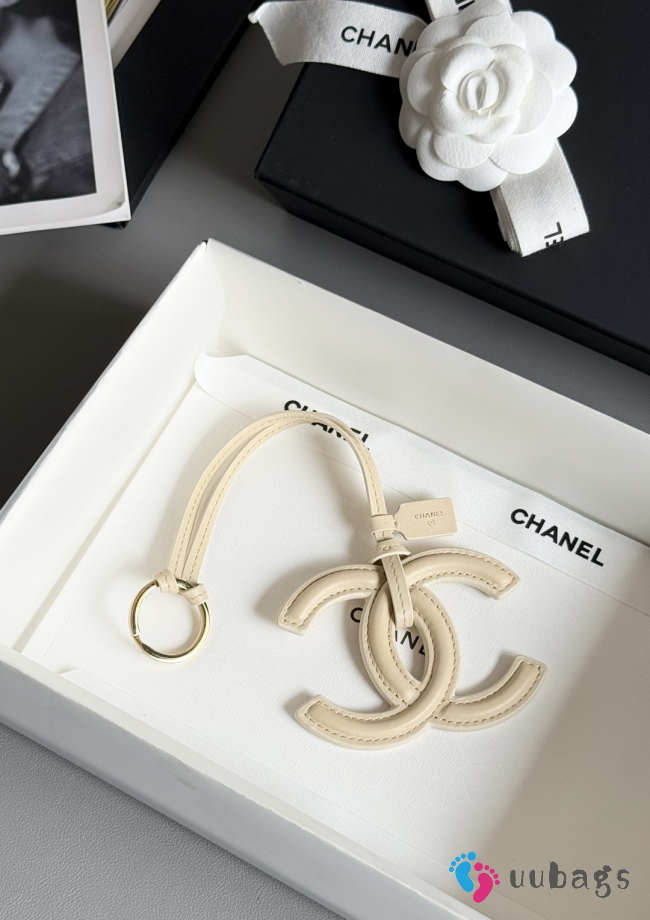 Uubags Chanel Mini Bag Charm Lambskin In Light Beige 7x9.4x0.4cm - 1