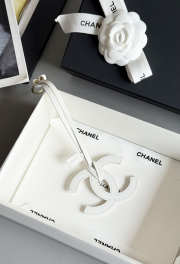 Uubags Chanel Mini Bag Charm Lambskin In White 7x9.4x0.4cm - 4