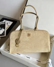 Uubags Chanel Large Bowling Bag Suede Calfskin, Calfskin & Gold-Tone Metal In Light Beige 19x35.5x12.5cm - 1