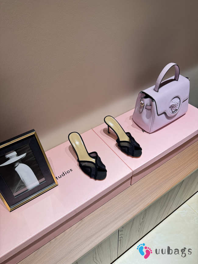 Uubags Gianvito Rossi mules in black 8.5cm - 1