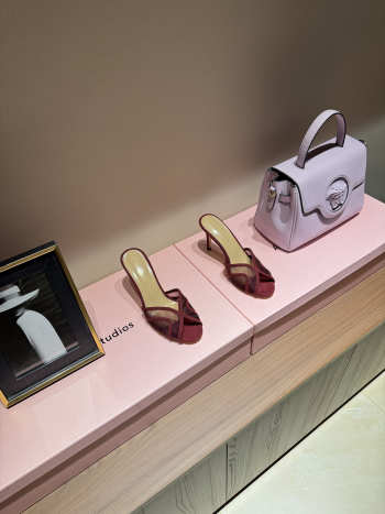 Uubags Gianvito Rossi mules in burgundy 8.5cm