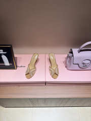 Uubags Gianvito Rossi mules in beige 8.5cm - 4