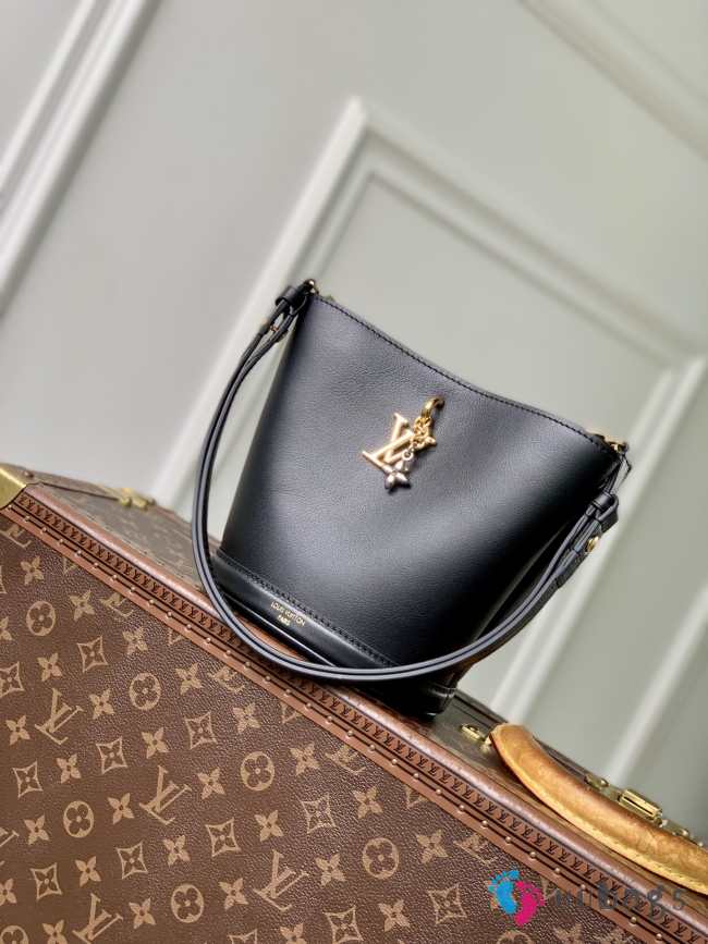 Uubags Louis Vuitton M27260 LV Bloom Mini Hobo In Black Calfskin Leather 16x17.5x11cm - 1