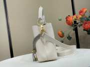 Uubags Louis Vuitton M28203 Capucines BB Bag In White 27x19x9cm - 4