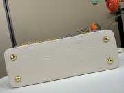 Uubags Louis Vuitton M28203 Capucines MM Bag In White 31.5x20x11cm - 4