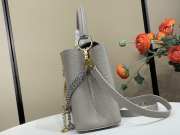 Uubags Louis Vuitton M28203 Capucines MM Bag In Grey 31.5x20x11cm - 2