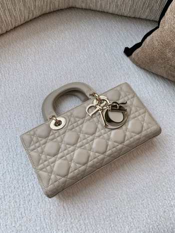 Uubags Dior Medium Lady D-Joy Bag Powder Craie Cannage Lambskin 26cm