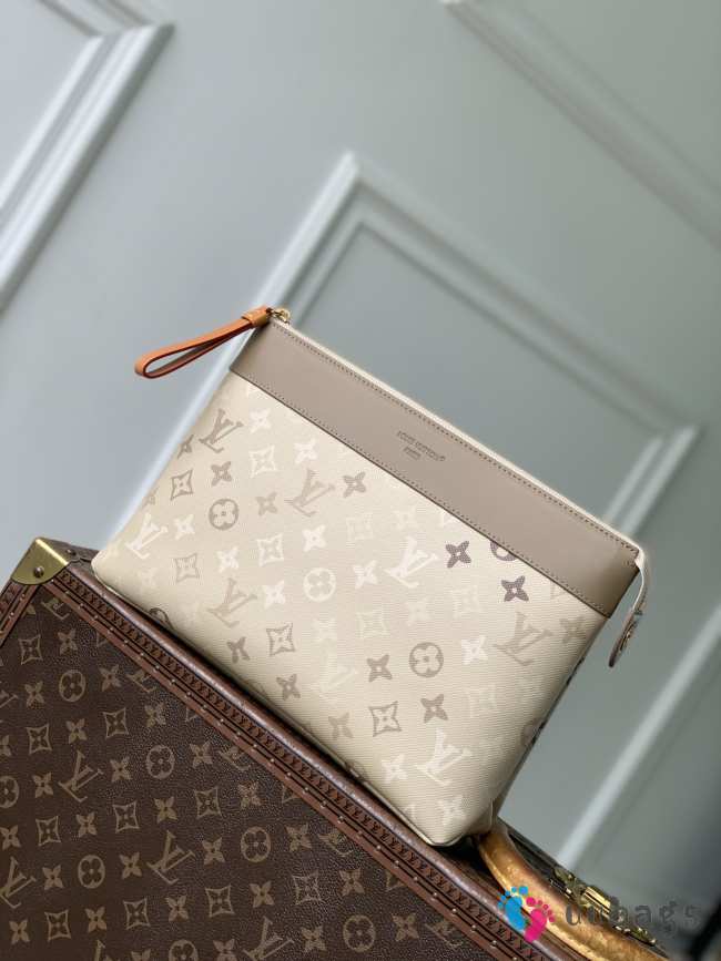 Uubags Louis Vuitton M29427 Pochette Voyage Souple Bag In Sand Beige 33.5x26x5.5cm - 1