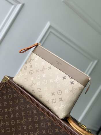 Uubags Louis Vuitton M29427 Pochette Voyage Souple Bag In Sand Beige 33.5x26x5.5cm