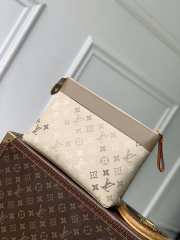 Uubags Louis Vuitton M29427 Pochette Voyage Souple Bag In Sand Beige 33.5x26x5.5cm - 2