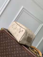 Uubags Louis Vuitton M29161 Dopp Kit D16 In Sand Beige 28x15x16.5cm - 4