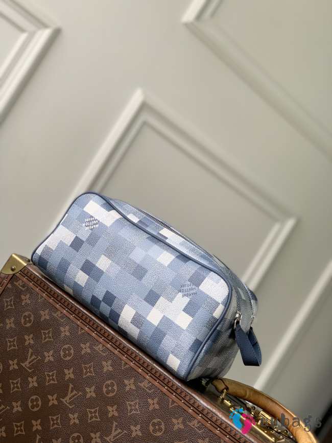 Uubags Louis Vuitton M28847 Dopp Kit In Denim Blue 28x15x16.5cm - 1