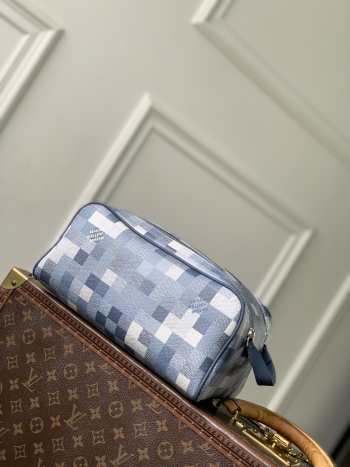 Uubags Louis Vuitton M28847 Dopp Kit In Denim Blue 28x15x16.5cm