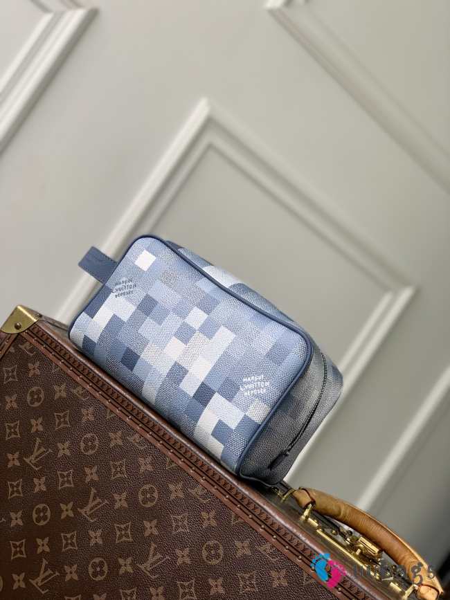 Uubags Louis Vuitton M28845 Small Dopp Kit D16 In Denim Blue 23x13x12cm - 1