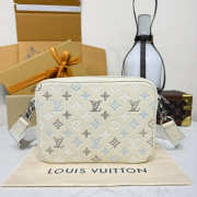 Uubags Louis Vuitton M28854 Trio Messenger Bag In Ecru White 25x18.5x7cm - 4