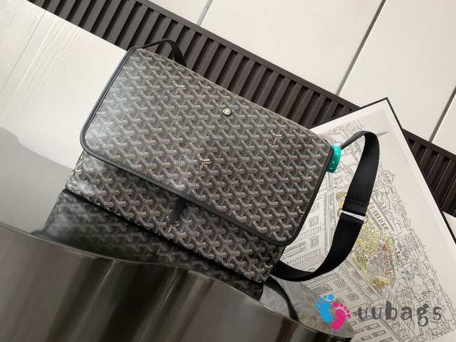 Uubags Goyard Capetien messenger MM bag in black 26x13x39cm - 1