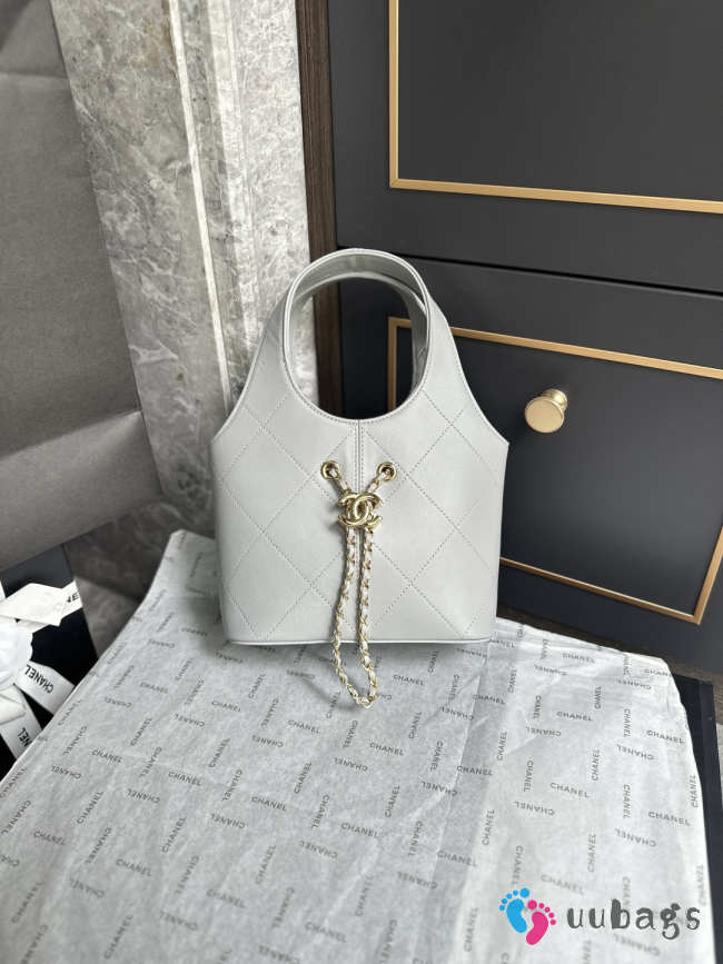Uubags Chanel AS6132 small shopping bag calfskin and gold-plated metal in grey 27.5x21x10cm - 1
