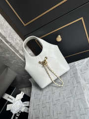 Uubags Chanel AS6132 small shopping bag calfskin and gold-plated metal in white 27.5x21x10cm - 2