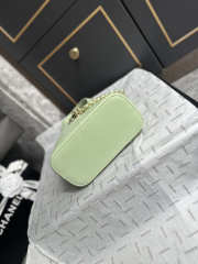 Uubags Chanel AS6132 small shopping bag calfskin and gold-plated metal in green mint 27.5x21x10cm - 6