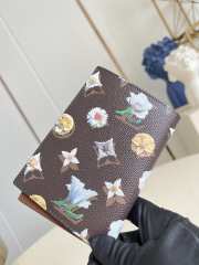 Uubags Louis Vuitton M27548 Passport Holder Brown Monogram Flowers Canvas Material 10x14x2.5cm - 5