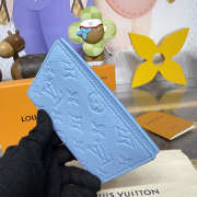 Uubags Louis Vuitton Passport Cover Monogram Empreinte Leather In Grape Blue 10x2.5x14cm - 4