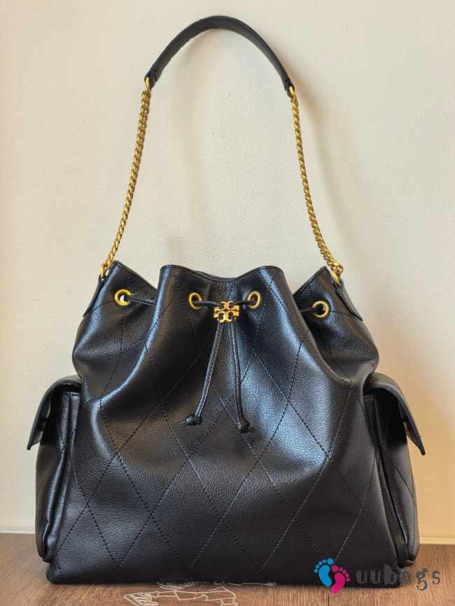 Uubags Tory Burch Charlie quilted drawstring shoulder bag in black 30x31x12.5cm - 1