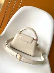 Uubags Louis Vuitton M14393 Capucines East-West Mini Bag White Surface 22x12x8cm - 2
