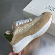 Uubags Alexander Mcqueen Beige Suede Trainers With Oversized Rubber - 3