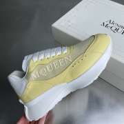 Uubags Alexander Mcqueen Yellow Suede Trainers With Oversized Rubber - 4