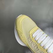 Uubags Alexander Mcqueen Yellow Suede Trainers With Oversized Rubber - 3