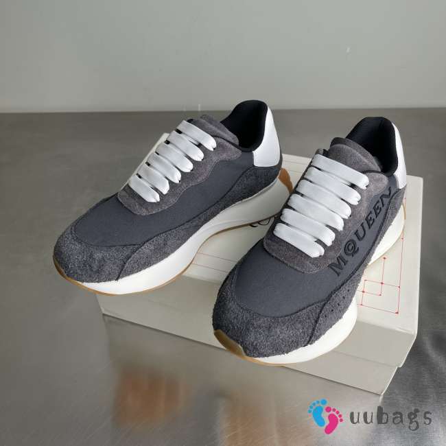 Uubags Alexander Mcqueen Grey Suede Trainers With Oversized Rubber - 1