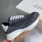 Uubags Alexander Mcqueen Grey Suede Trainers With Oversized Rubber - 5