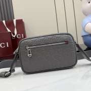 Uubags Gucci GG Emblem small crossbody bag in grey GG leather 23x14.5x6cm - 1