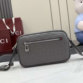 Uubags Gucci GG Emblem small crossbody bag in grey GG leather 23x14.5x6cm