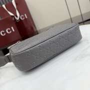 Uubags Gucci GG Emblem small crossbody bag in grey GG leather 23x14.5x6cm - 5