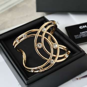 Uubags Chanel Gold Tone Crystal CC Cuff Bracelet