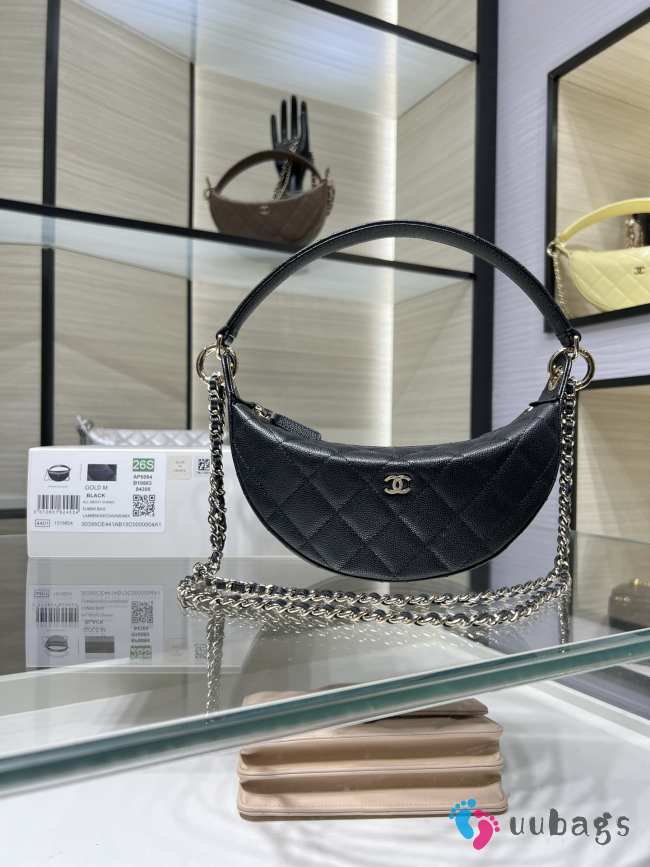 New Arrivals 2026 Chanel clutch with chain lambskin & gold-tone metal in black 15x22x6cm - 1