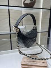 New Arrivals 2026 Chanel clutch with chain lambskin & gold-tone metal in black 15x22x6cm - 4