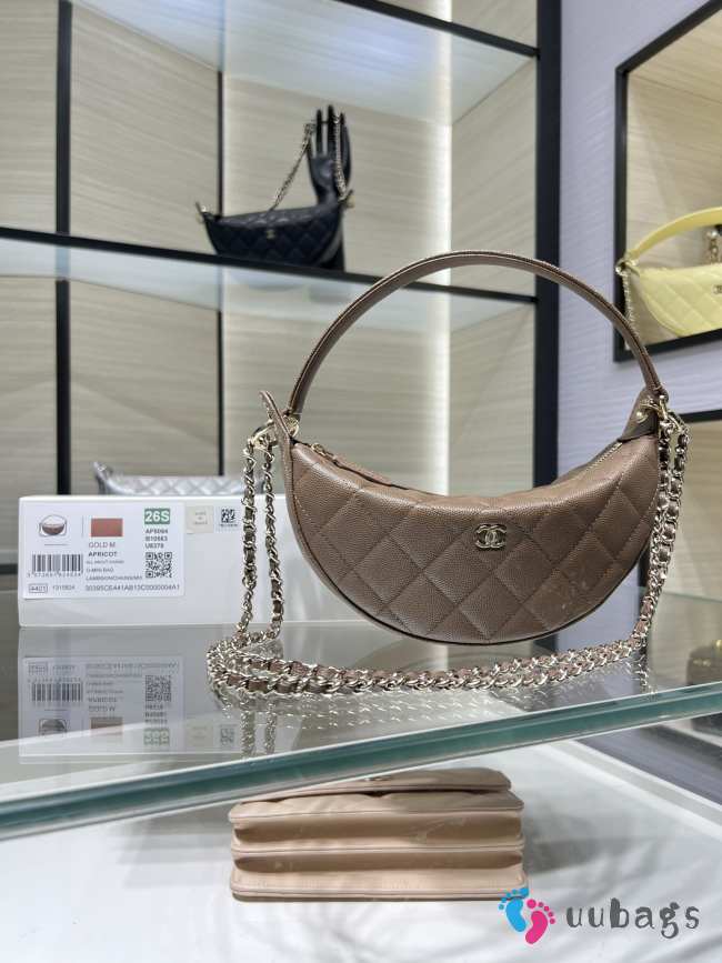 New Arrivals 2026 Chanel clutch with chain lambskin & gold-tone metal in light brown 15x22x6cm - 1