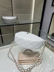 New Arrivals 2026 Chanel clutch with chain lambskin & gold-tone metal in white 15x22x6cm - 3