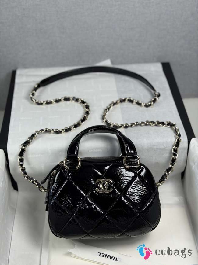 Uubags Chanel mini bowling bag, shiny crumpled calfskin & gold-tone metal 13x18x8cm - 1