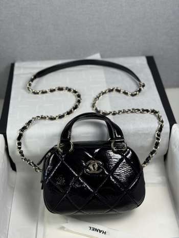 Uubags Chanel mini bowling bag, shiny crumpled calfskin & gold-tone metal 13x18x8cm