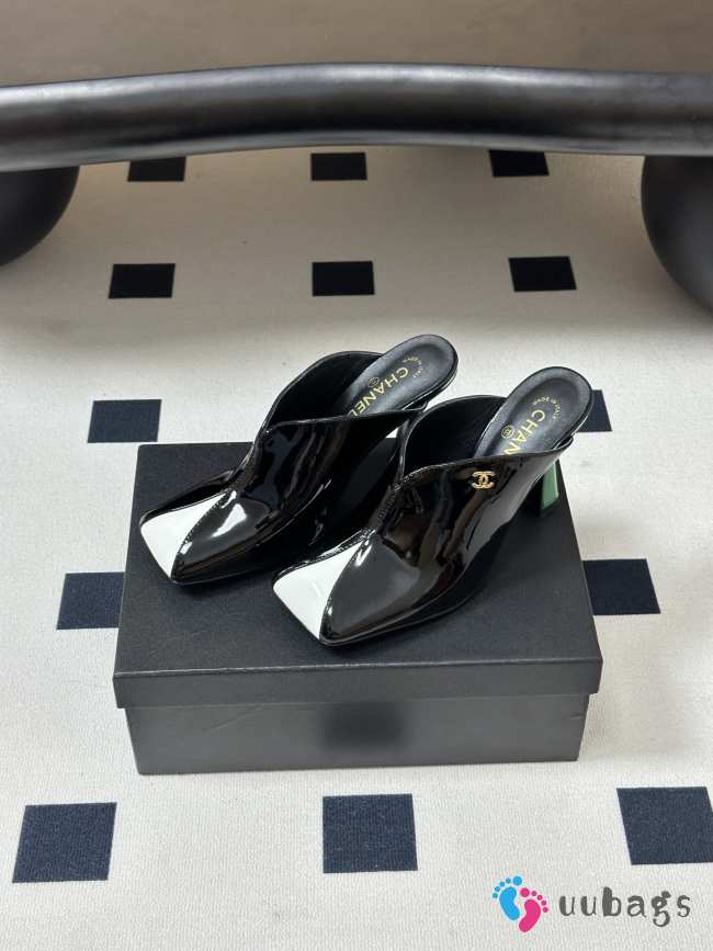 Uubags Chanrel Two-Tone Pointed Toe Mule Pumps In White/Black 9cm - 1