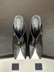 Uubags Chanrel Two-Tone Pointed Toe Mule Pumps In White/Black 9cm - 4